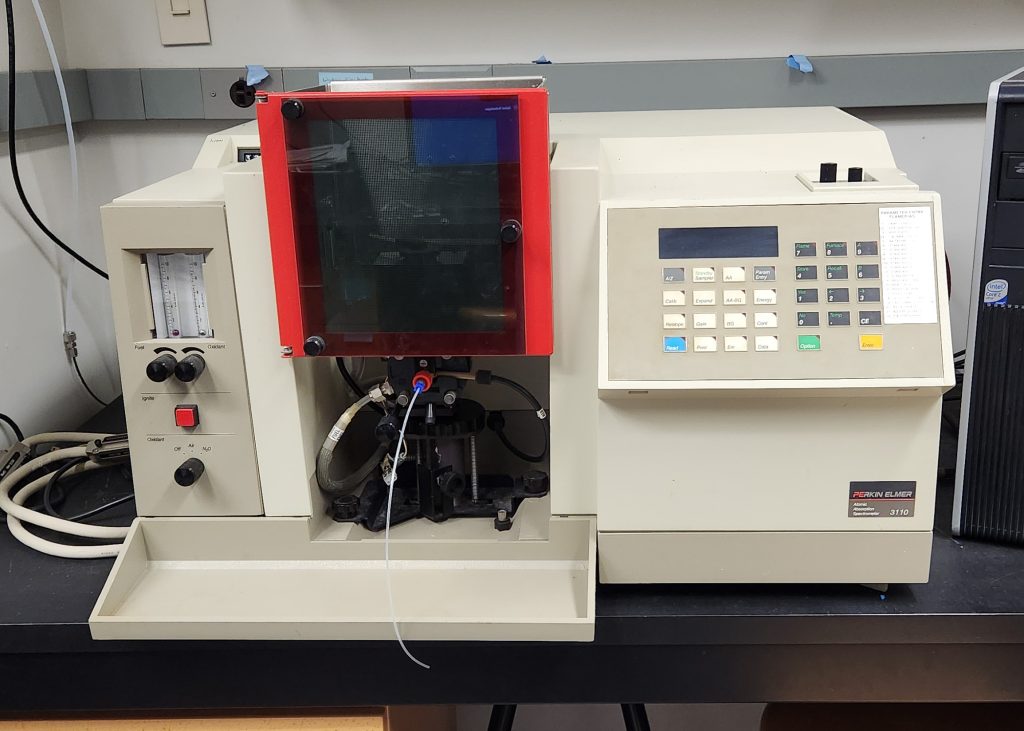 A PerkinElmer atomic absorption spectrometer installed in an undergraduate laboratory.
